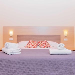 Camera con letto king size